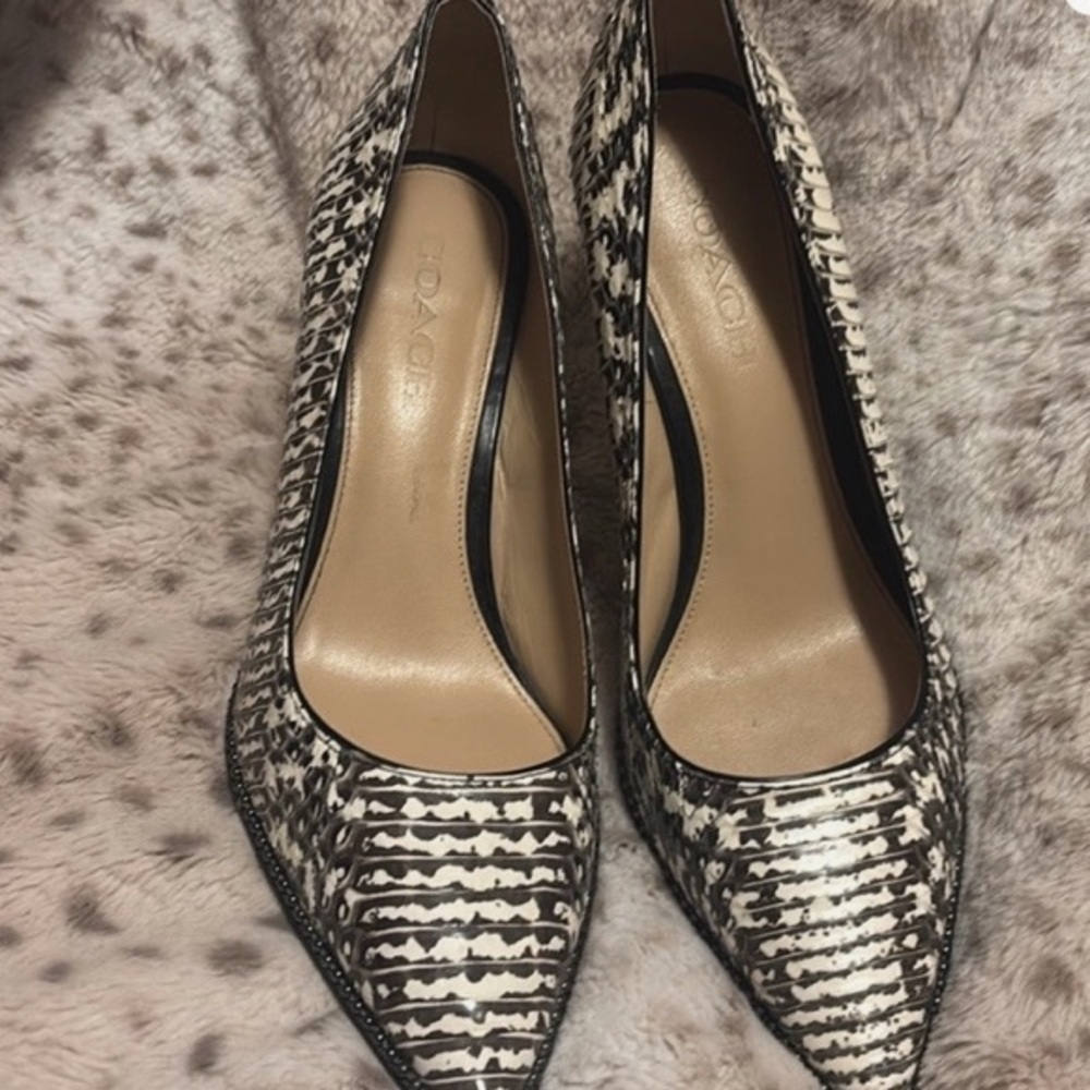 Coach beadchain snakeskin heels 👠 9.5. Euc - Picture 6 of 6
